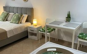 Green Studio Near Acropolis
